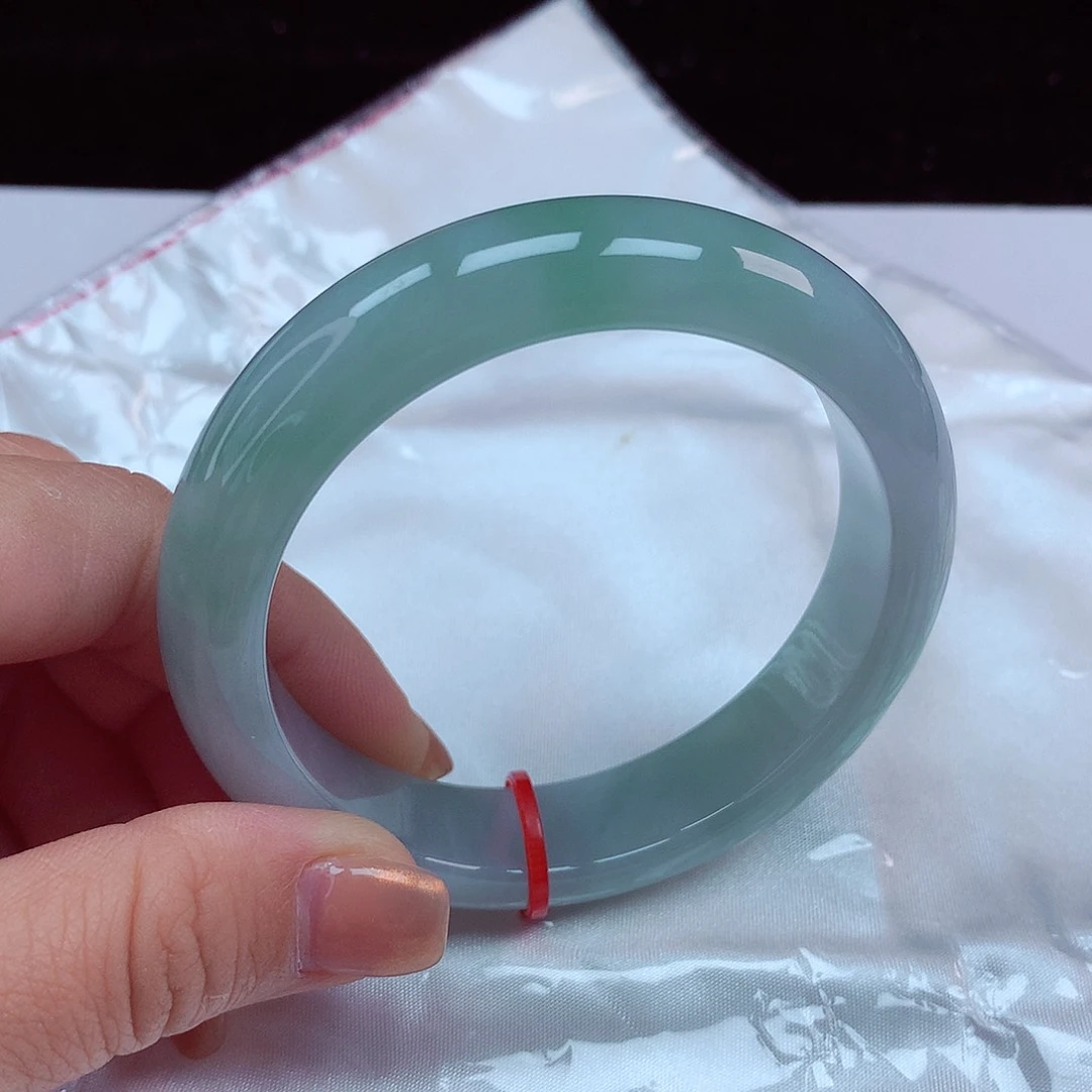 翡翠手镯未镶嵌圈口58