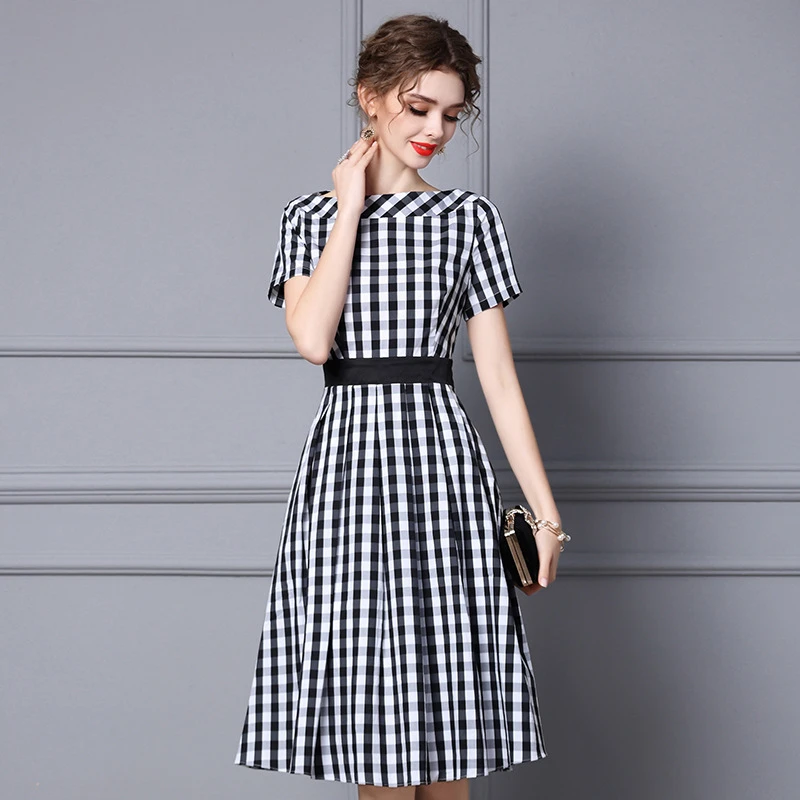 智雅怀旧短裙款宽松高腰凸显身形格纹字连衣裙减龄洋气显瘦时尚