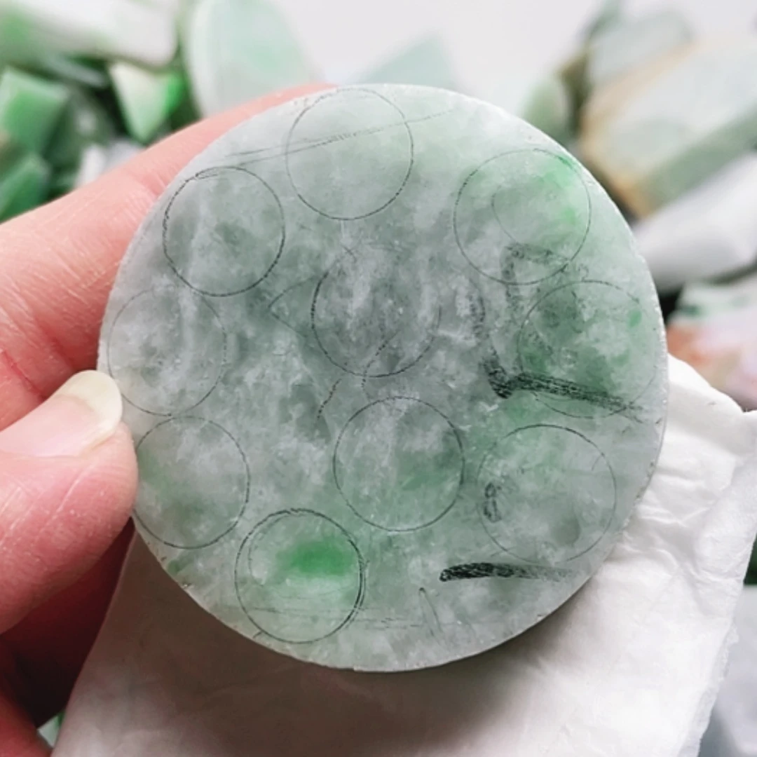 【闪购商品】翡翠颈饰未镶嵌阿*A货