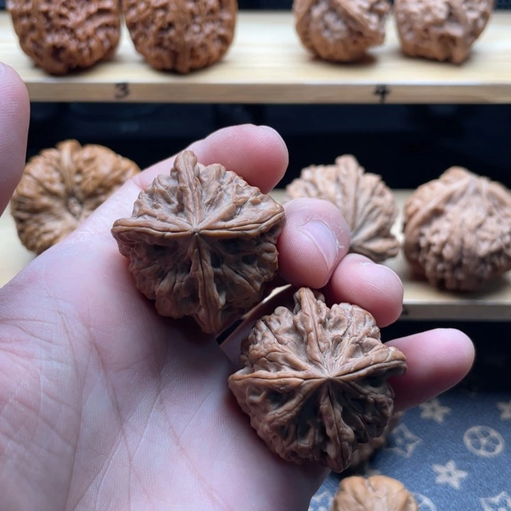 核桃官印四棱文玩核桃