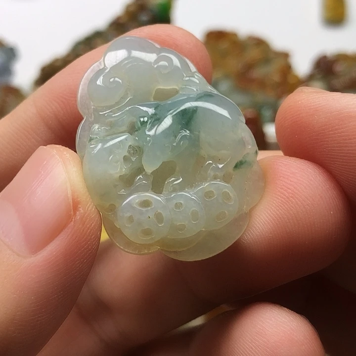 翡翠未镶嵌颈饰翡翠