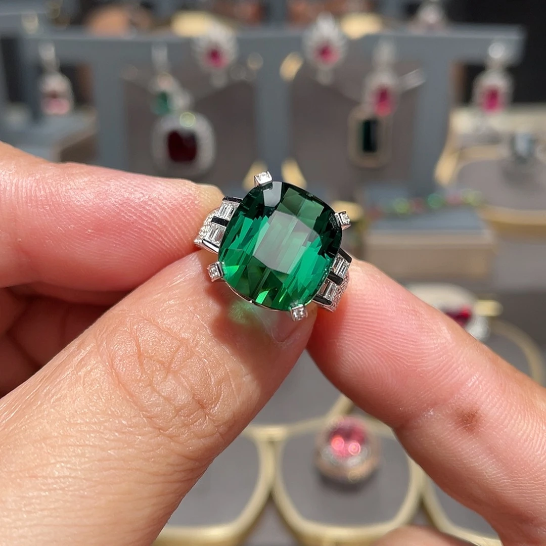 18K金镶嵌戒指碧玺12.75ct