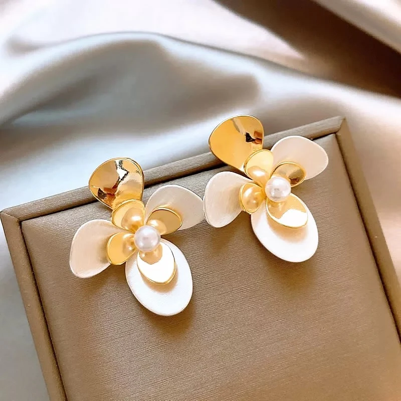 铜合金耳饰 金色花朵珍珠耳钉女设计感小众独特耳环2025新款耳饰