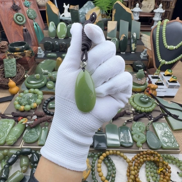 岫岩河磨玉（透闪石质玉）未镶嵌颈饰