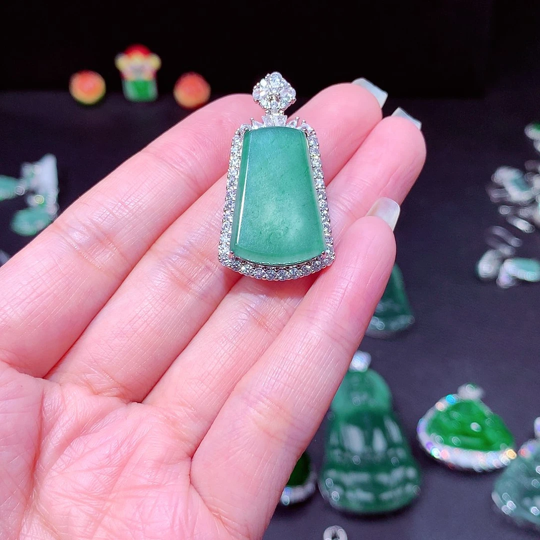 【闪购商品】翡翠吊坠(不含链)未镶嵌