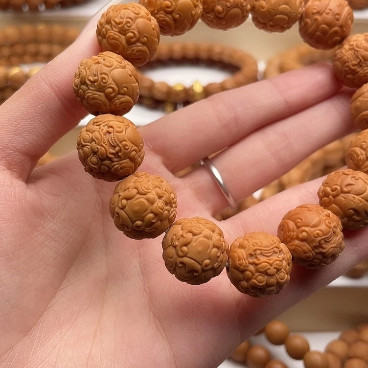 乐***李吊坠猴头核桃全品横版貔貅毕业级