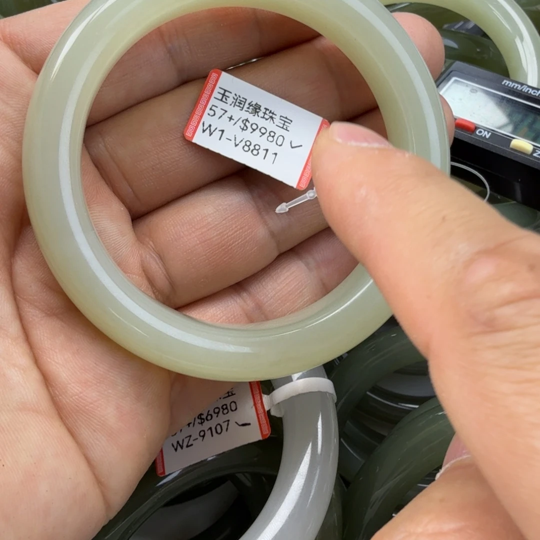 和田玉（糖玉）未镶嵌手镯