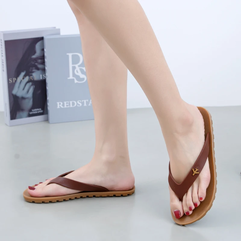 新款越南橡胶女士人字拖鞋个性时尚拖鞋防滑防臭耐磨牛筋底沙滩鞋
