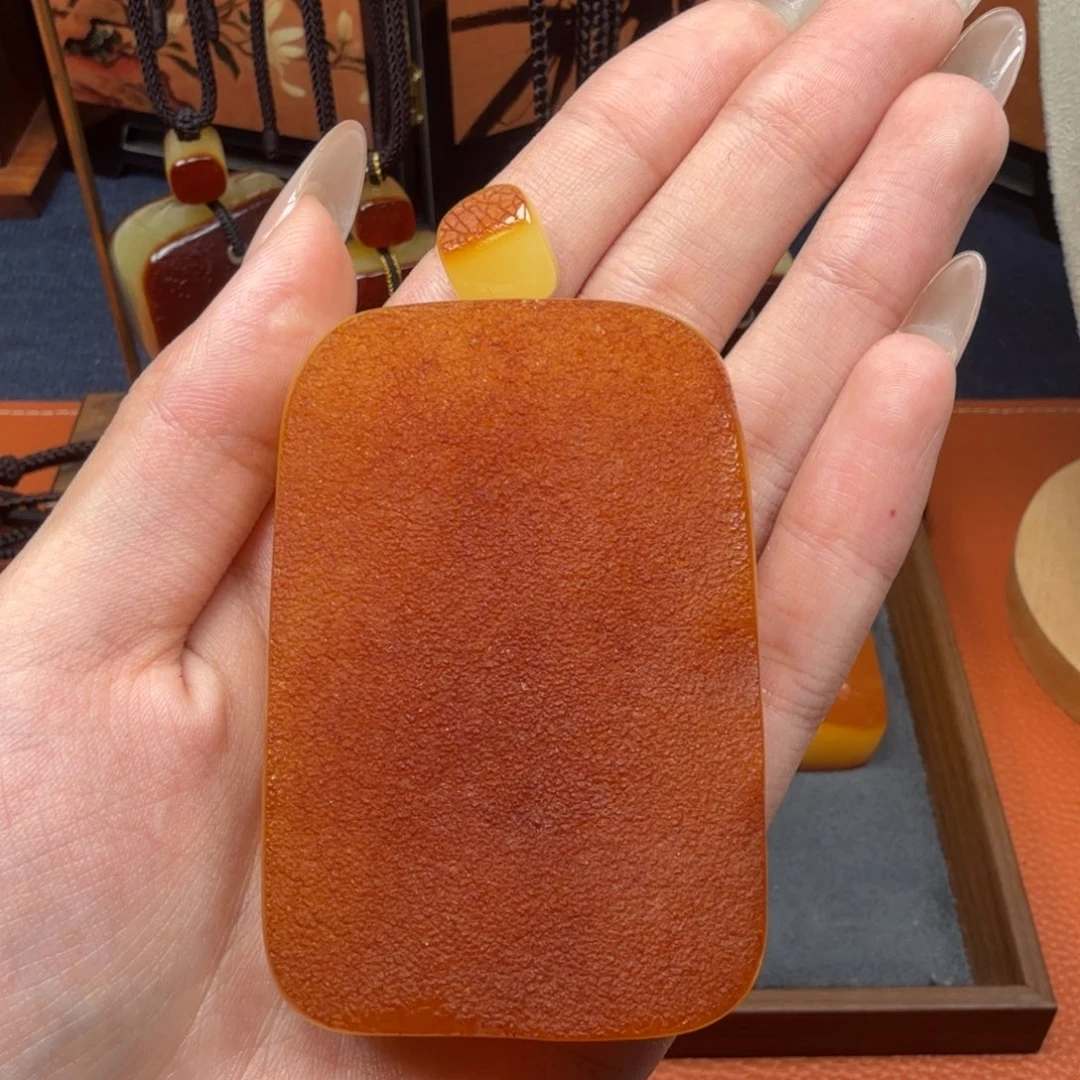 小***撞蜜蜡未镶嵌吊坠(赠链)