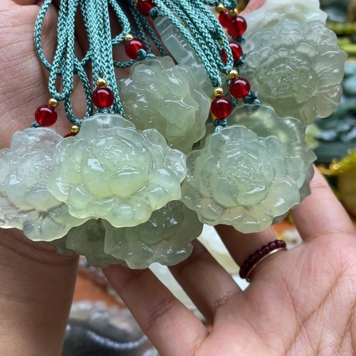 蛇纹石玉未镶嵌吊坠