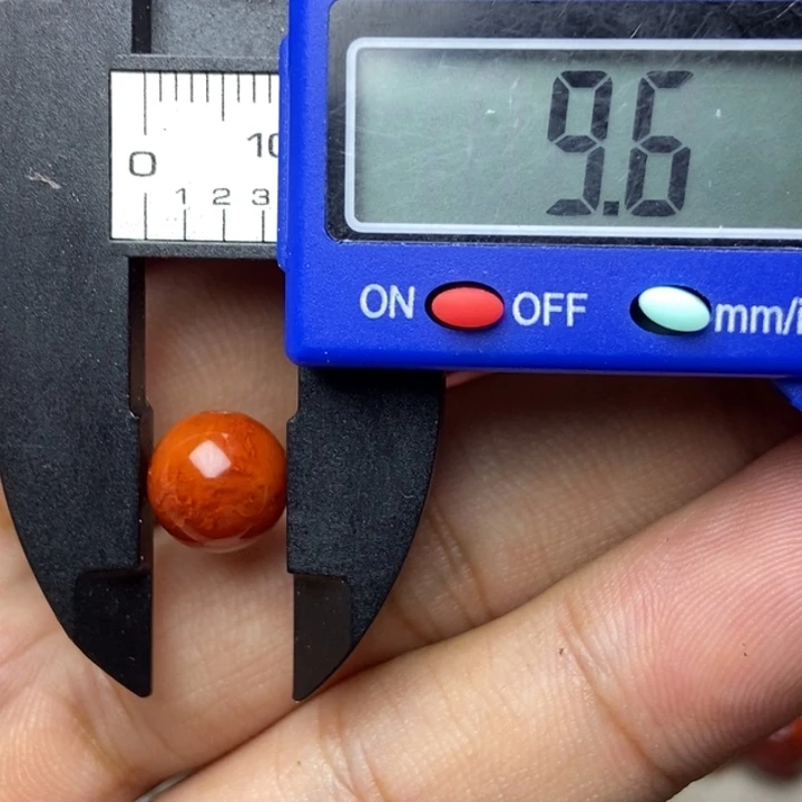 王***赵南红玛瑙配饰未镶嵌