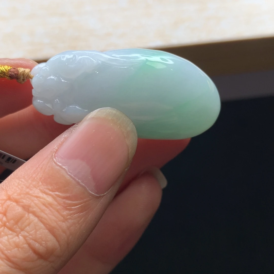 翡翠未镶嵌颈饰吊坠