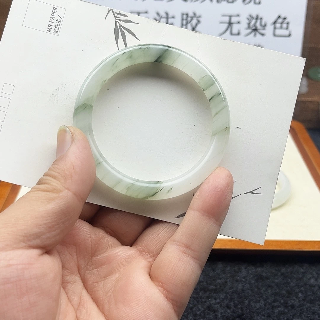 未镶嵌手镯石英质玉A82