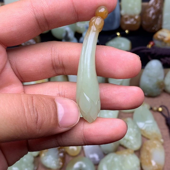 和田玉（糖玉）未镶嵌颈饰