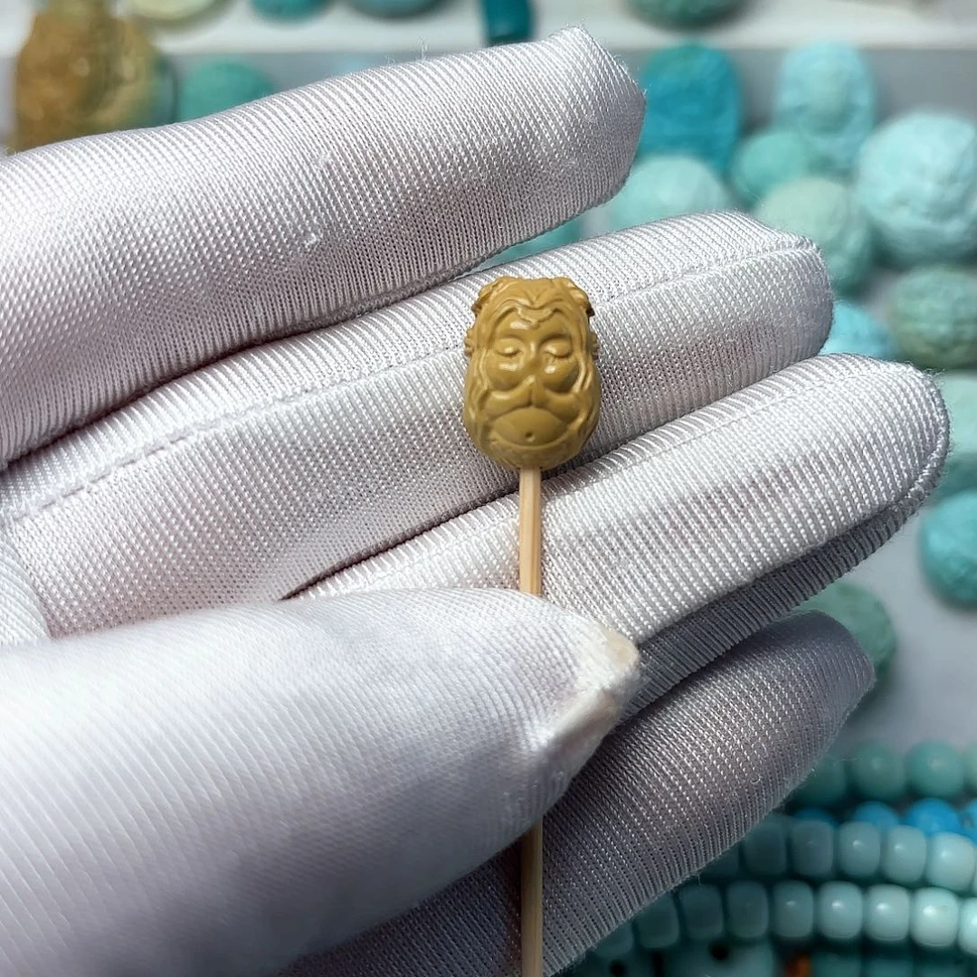 绿松石未镶嵌雕刻件