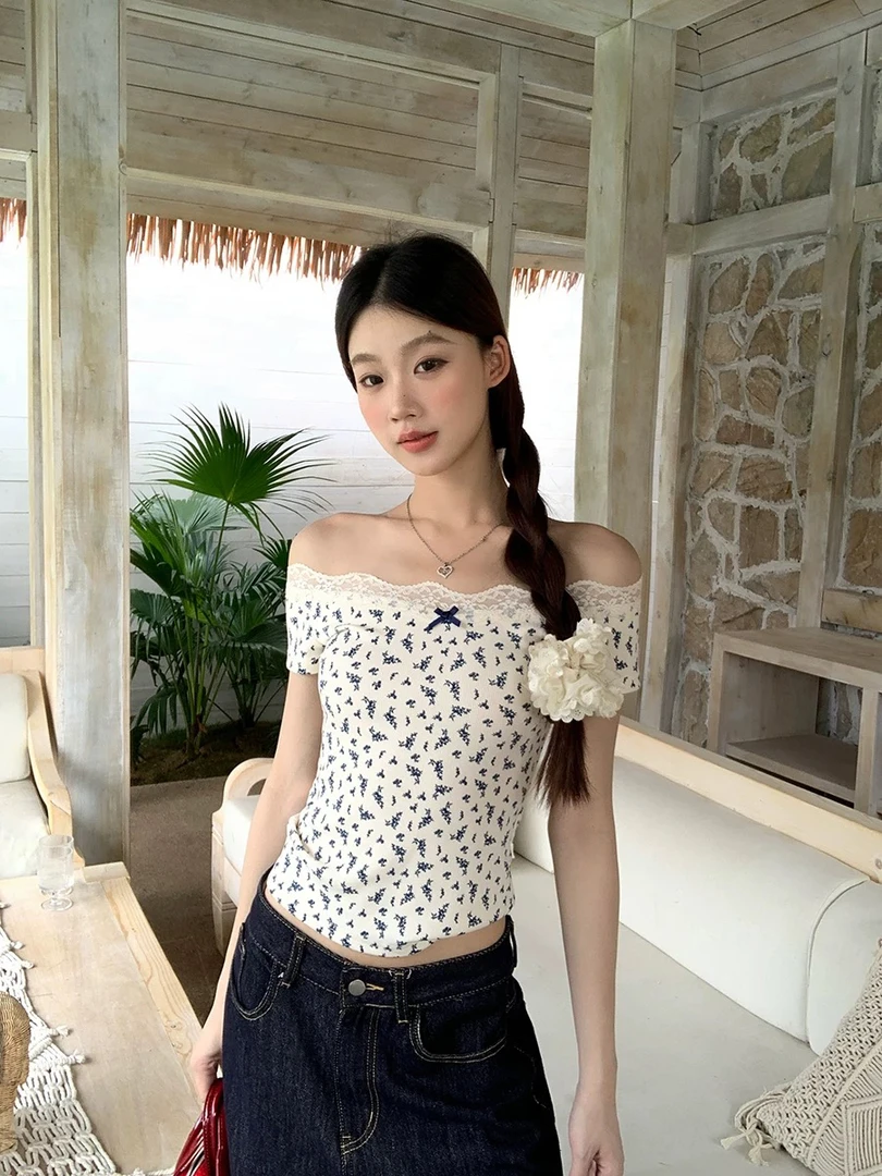 （小小家）法式辣妹蕾丝碎花短袖露肩T恤夏季新款纯欲设计感