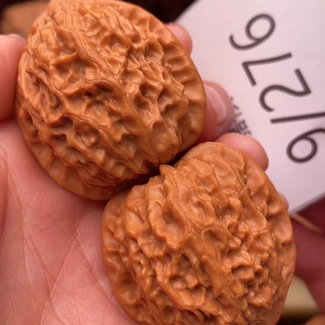 深***钓文玩核桃把件38金牛