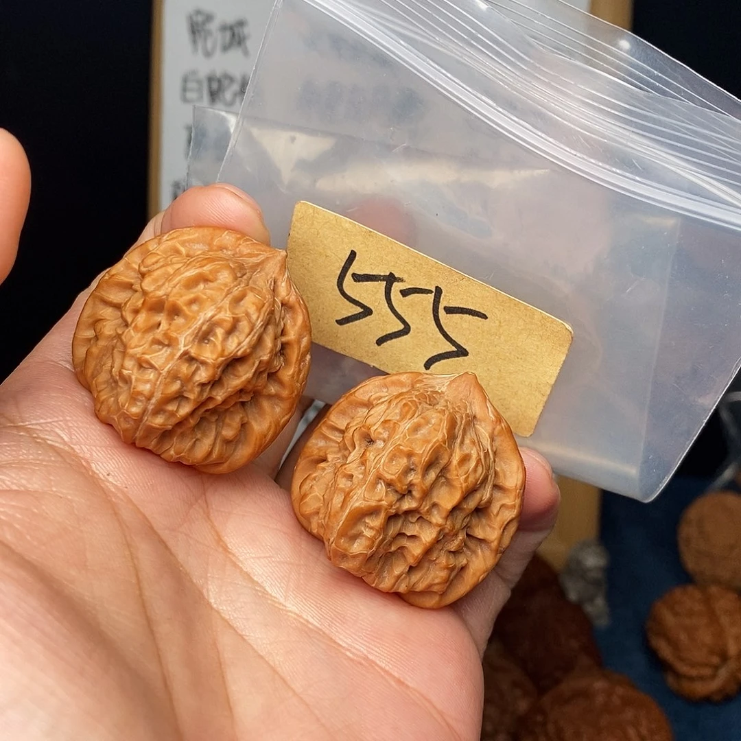 *****文玩核桃手串白蛇谷