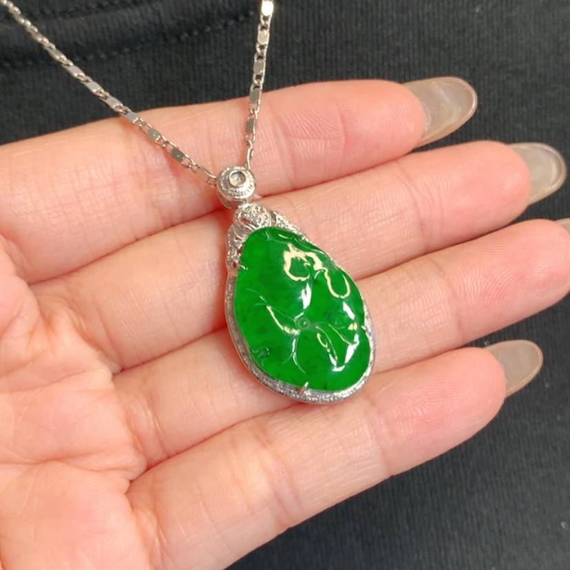 【闪购商品】颈饰18K金镶嵌翡翠荷叶