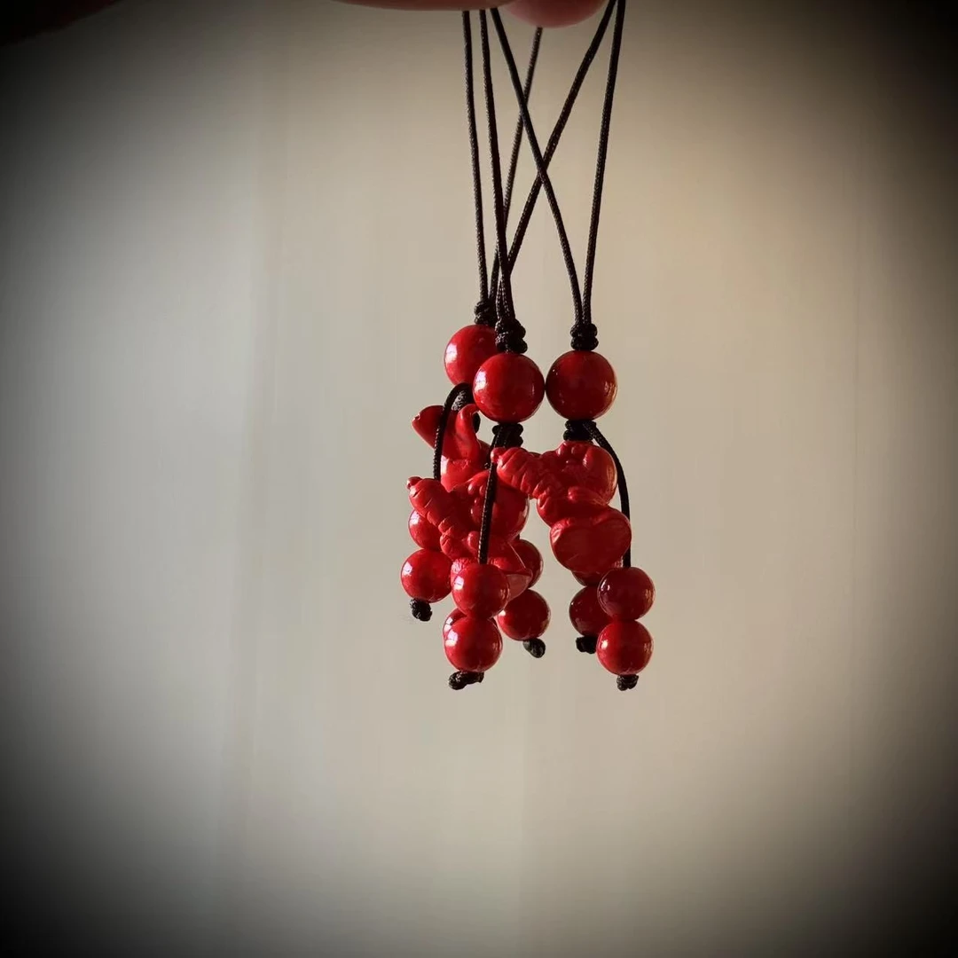 含辰砂工艺品S1373【貝勒爺】 朱砂雕刻兔子挂件（多样性发其一）