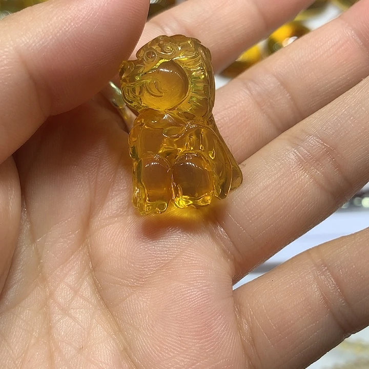 琥珀颈饰未镶嵌飞天小貔貅