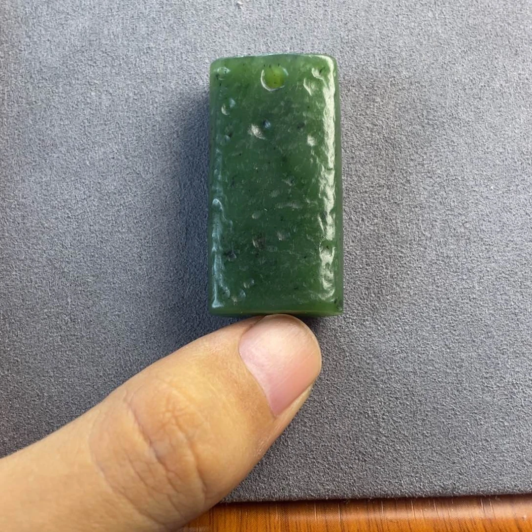 孙***森和田玉未镶嵌颈饰