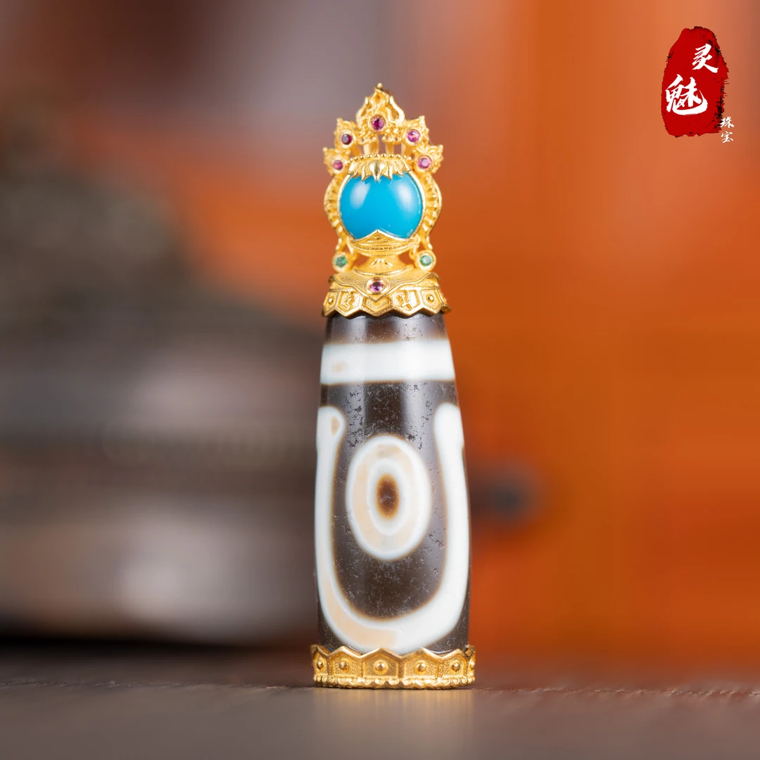 （灵魅）18K金二眼精工镶嵌吊坠款式