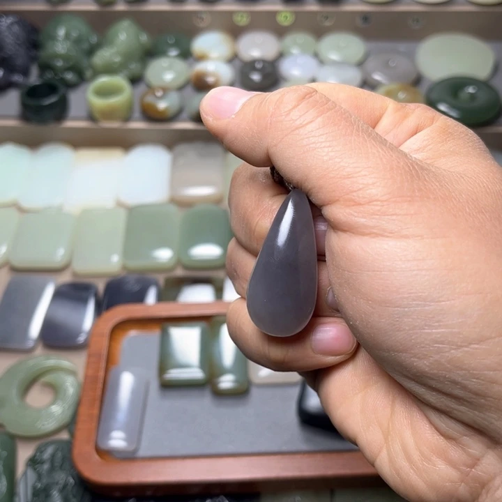 和田玉颈饰未镶嵌?*