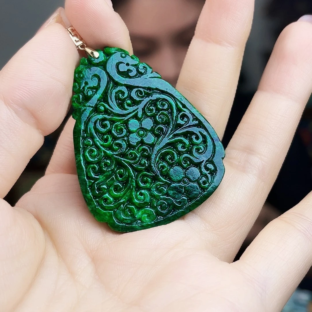 翡翠18K金镶嵌颈饰多样性