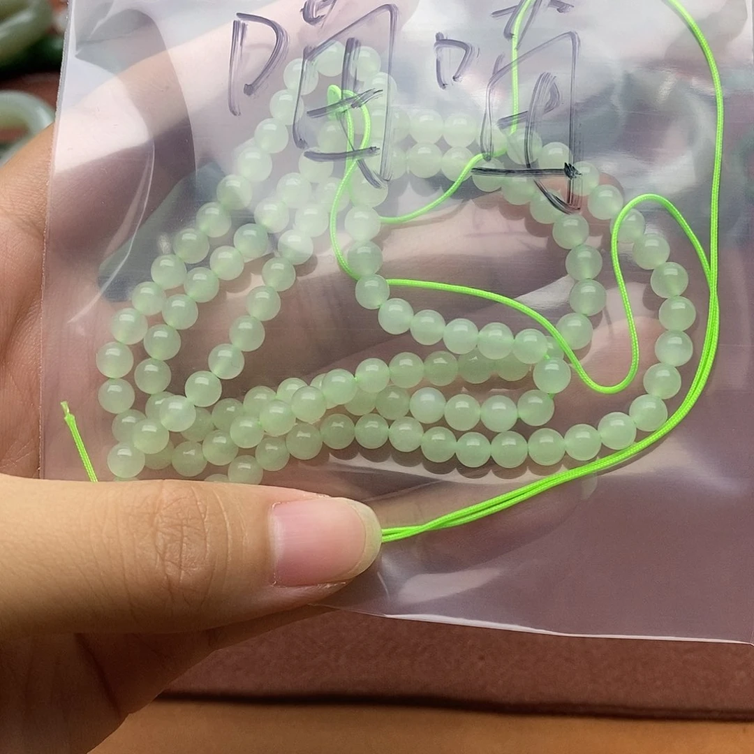 和田玉手镯未镶嵌喵*?