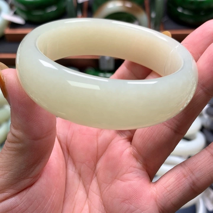 【闪购商品】未镶嵌手镯和田玉