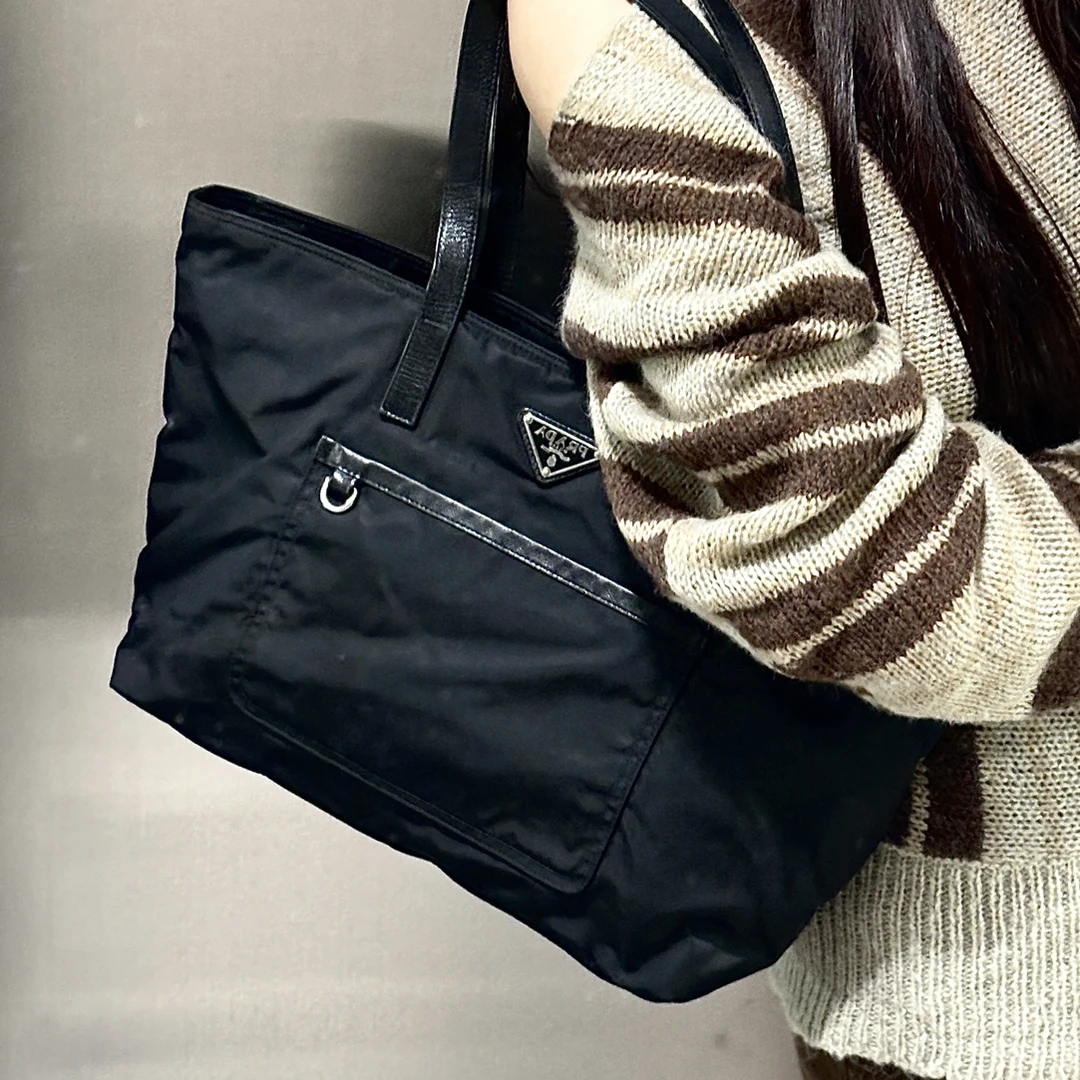 95新 Prada/普拉达 经典尼龙降落伞黑银托特包
