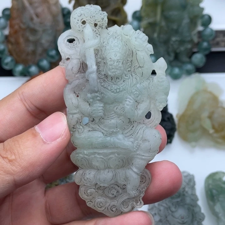 未镶嵌定制翡翠三头六臂不动明王