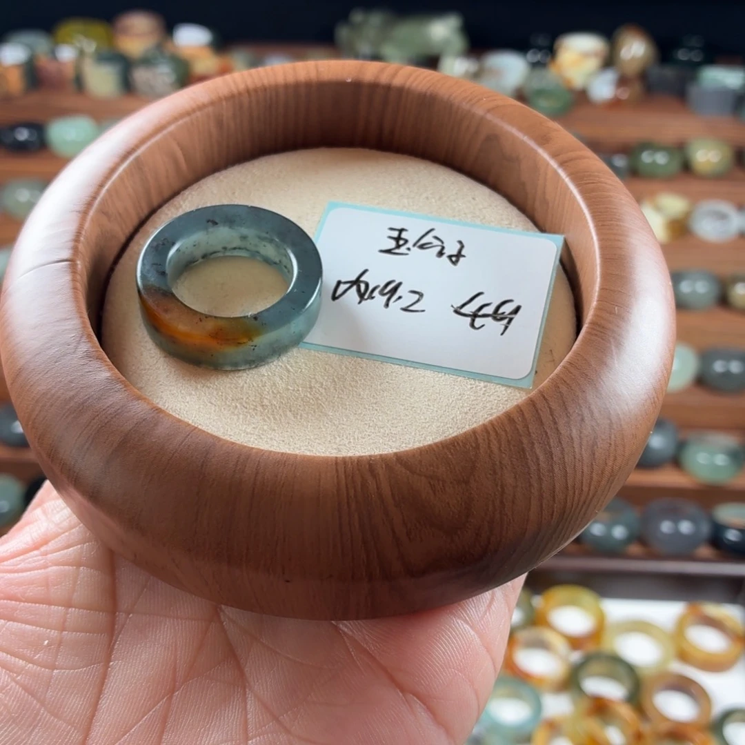 玉***1蛇纹石玉未镶嵌戒指