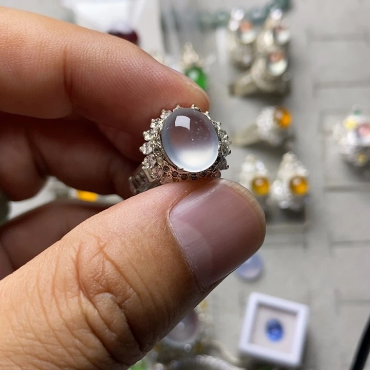 定制翡翠未镶嵌高冰玻10.5mm