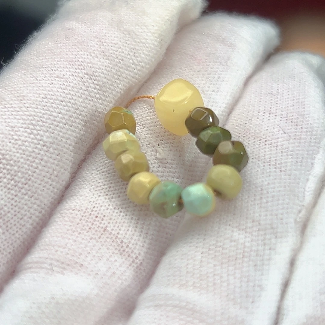 蜜蜡未镶嵌珠宝奇石