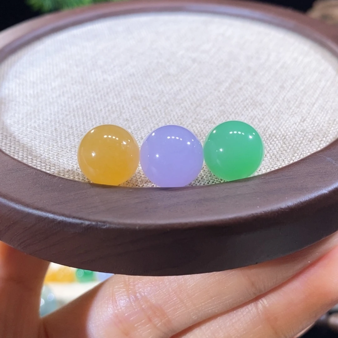 翡翠未镶嵌颈饰翡翠浓三彩圆珠一组可单