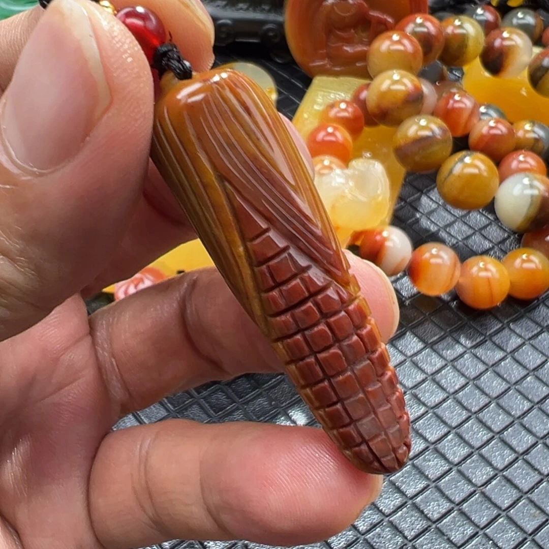 石英质玉合金颈饰