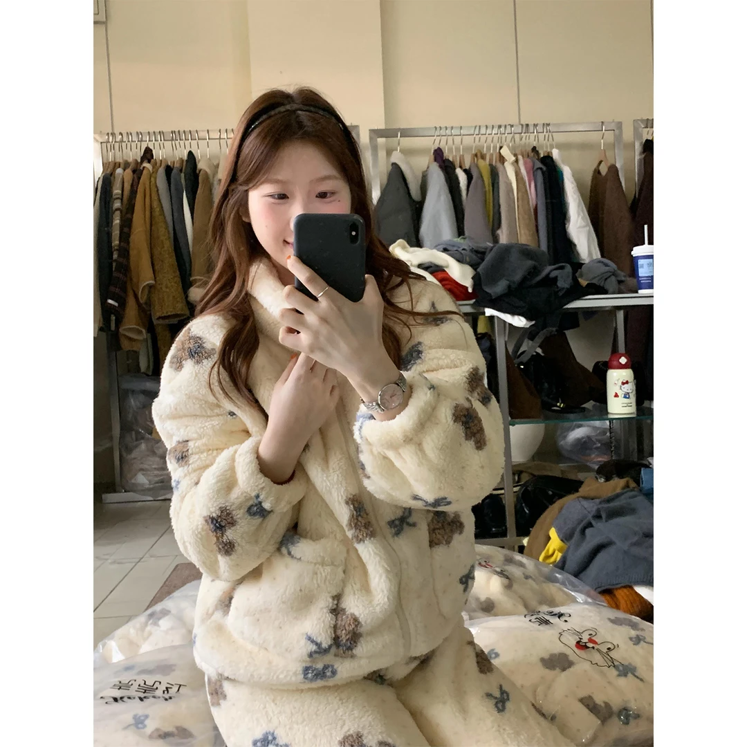 毛绒可爱少女蝴蝶结小熊印花珊瑚绒睡衣女秋冬季保暖家居服套装冬
