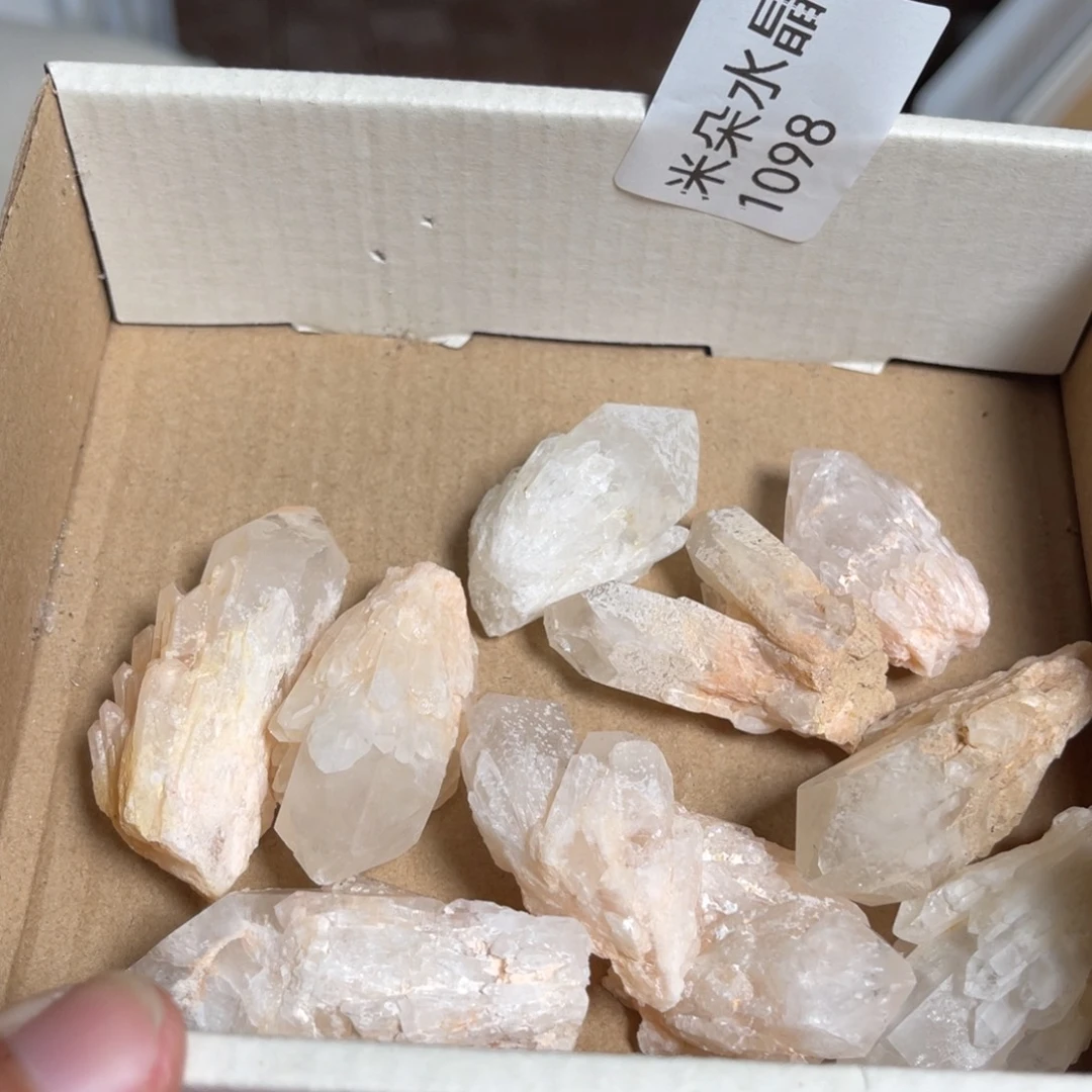 茜***茜珠宝半成品未镶嵌水晶水晶