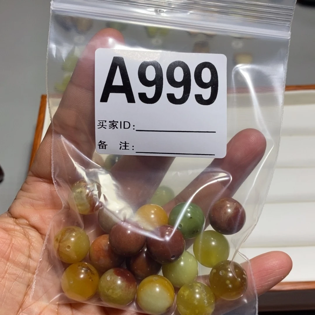 蛇纹石玉未镶嵌颈饰疙*