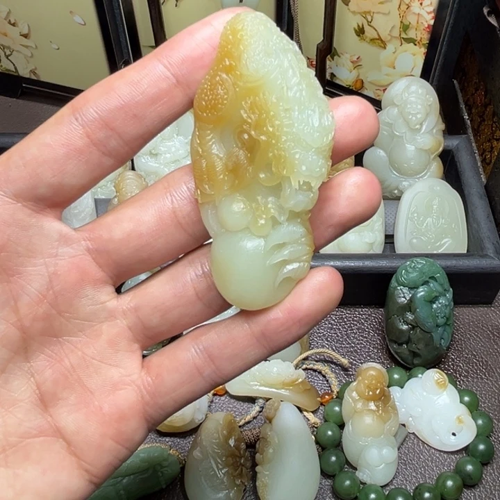 和田玉未镶嵌颈饰