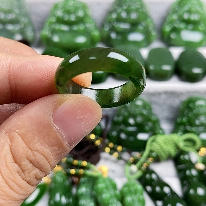 吊坠(不含链)未镶嵌和田玉（碧玉）17.6mm