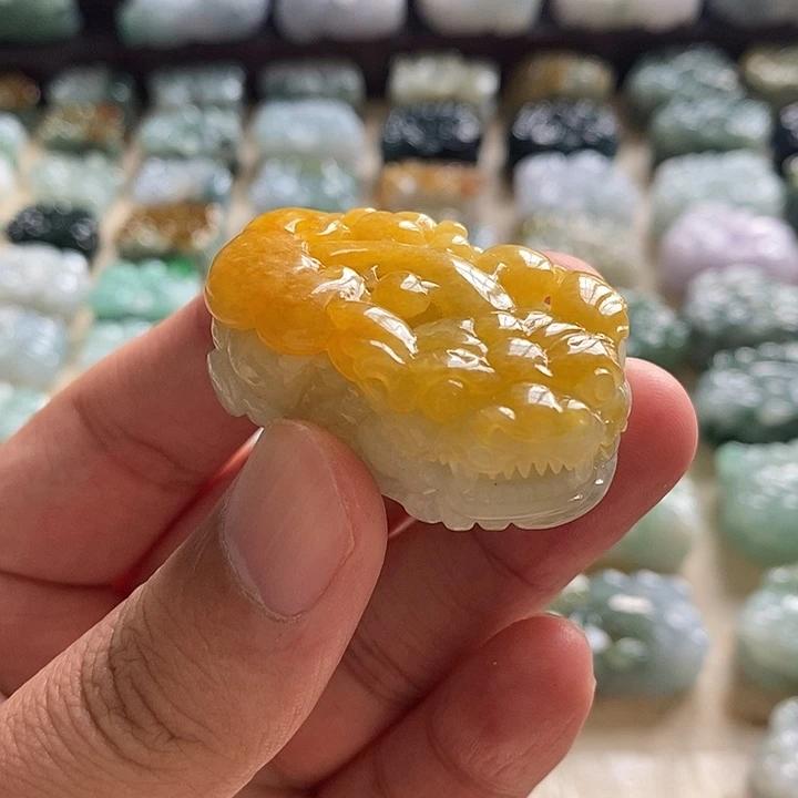 发***荣颈饰未镶嵌翡翠貔貅