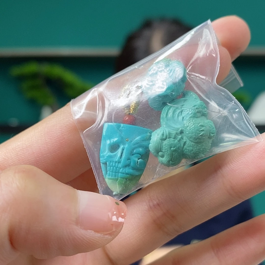 绿松石未镶嵌珠宝奇石