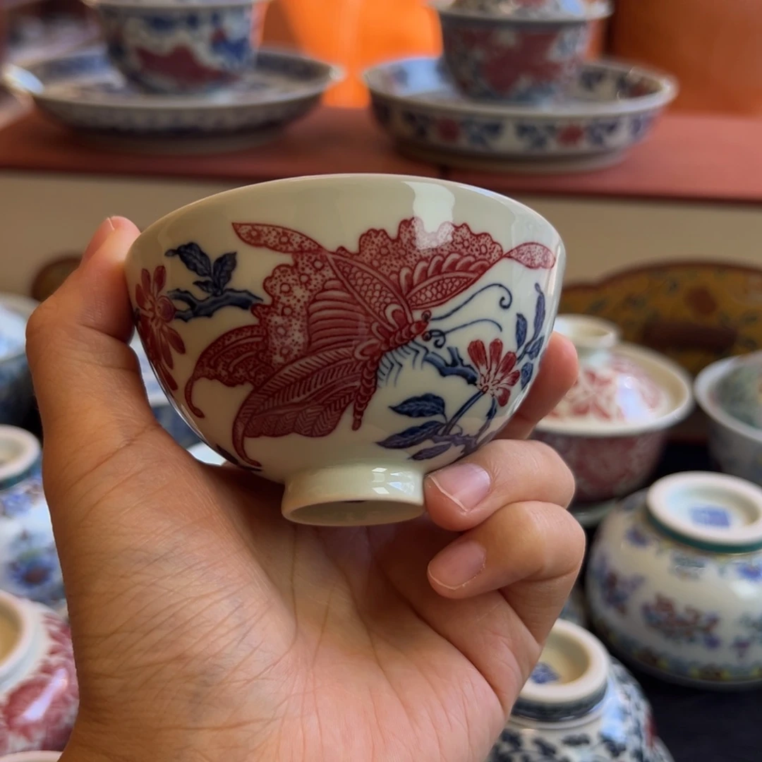 正绎堂釉里红蝴蝶鸡心