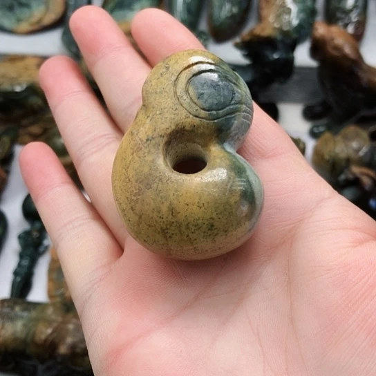 岫岩河磨玉（透闪石质玉）把件未镶嵌