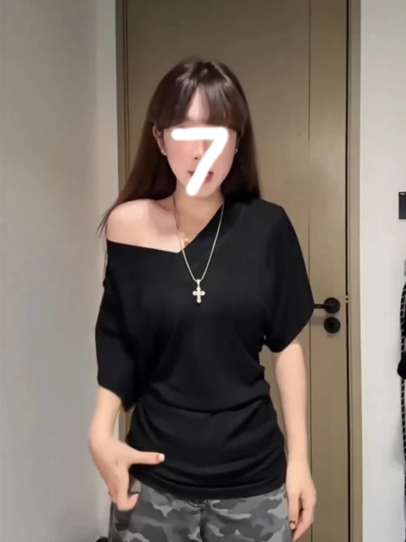 设计感小众斜肩短袖t恤女夏季气质百搭纯欲风性感辣妹修身V领上衣