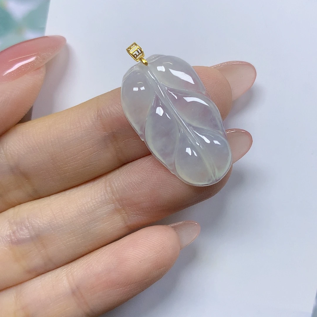 翡翠18K金镶嵌颈饰挂件
