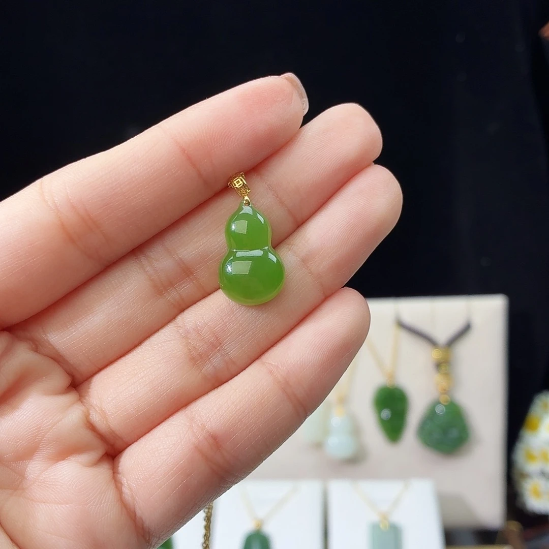 ****。和田玉（碧玉）18K金镶嵌吊坠(赠链)